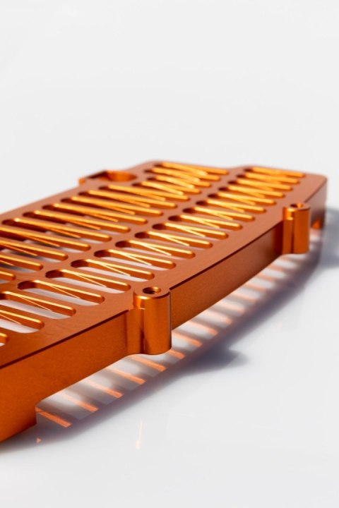 FM-PARTS OSŁONY CHŁODNICY (KRATKI) ALUMINIUM KTM/HUSQVARNA/GAS GAS '20-'25 TBI / TPI KOLOR POMARAŃCZOWY